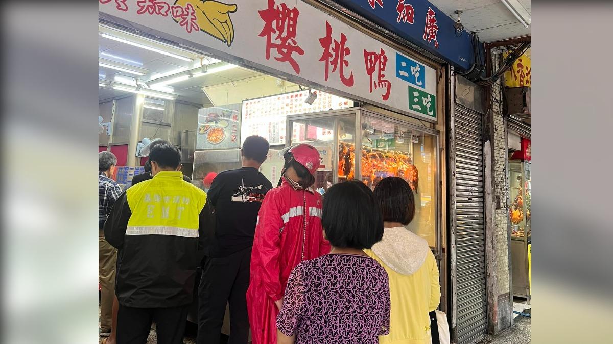 還沒中午12點「穿制服買飯」被公審 消防員嘆:我們也是媽生的