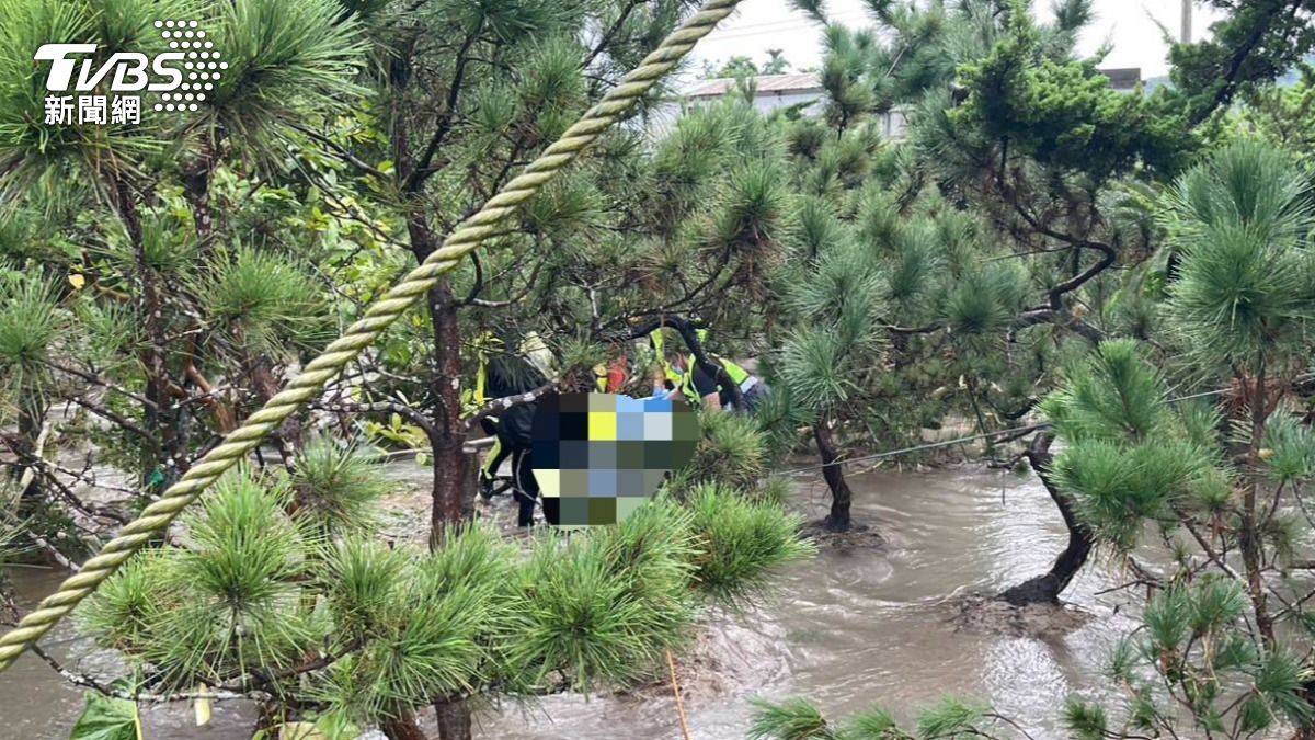 金山夫妻雙亡!地瓜農接愛妻返家 慘遇洪水陳屍松樹園