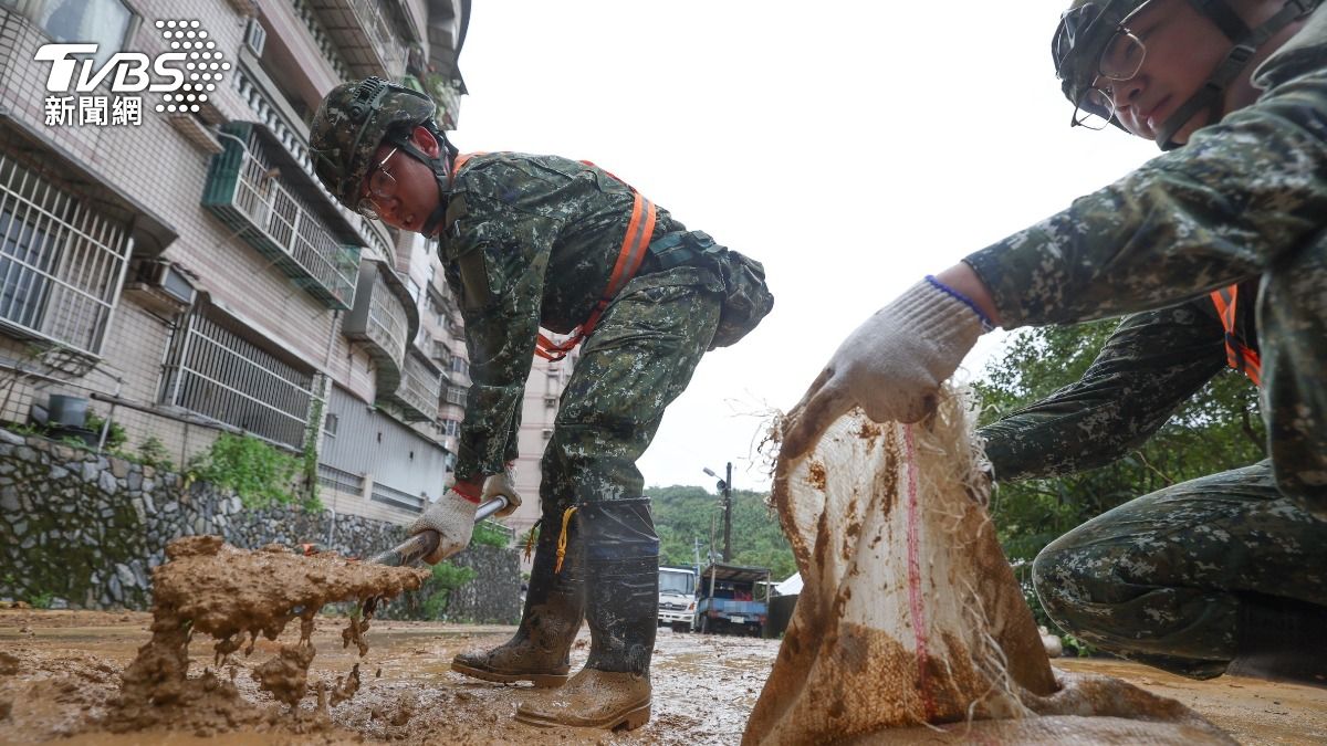 山陀兒重創基隆、金山!國軍投入431名兵力 助民眾災後復原