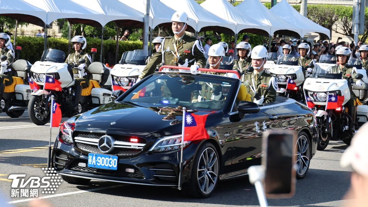 憲兵指揮部快速反應連帶來重型機車操演。(圖/潘建樺攝)