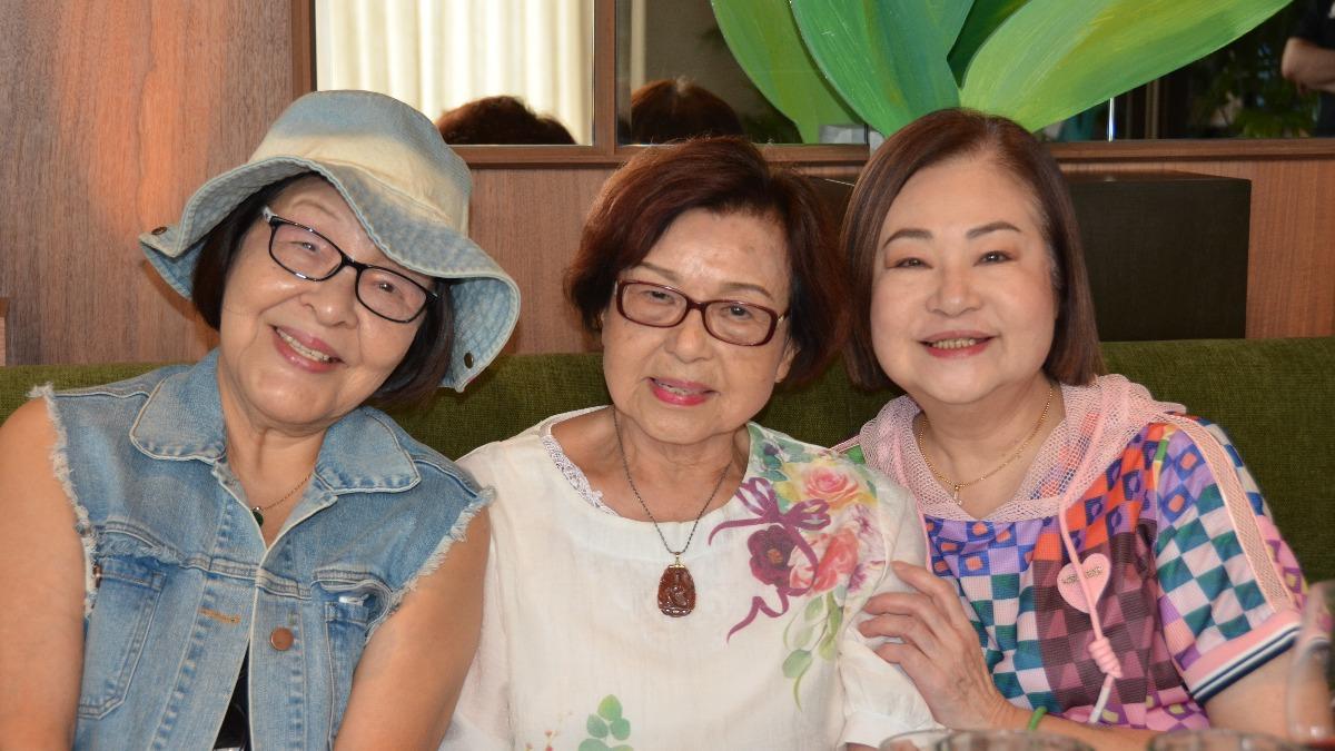 林秀珠(左起)、紀露霞、文香 。(圖/紀露霞提供)