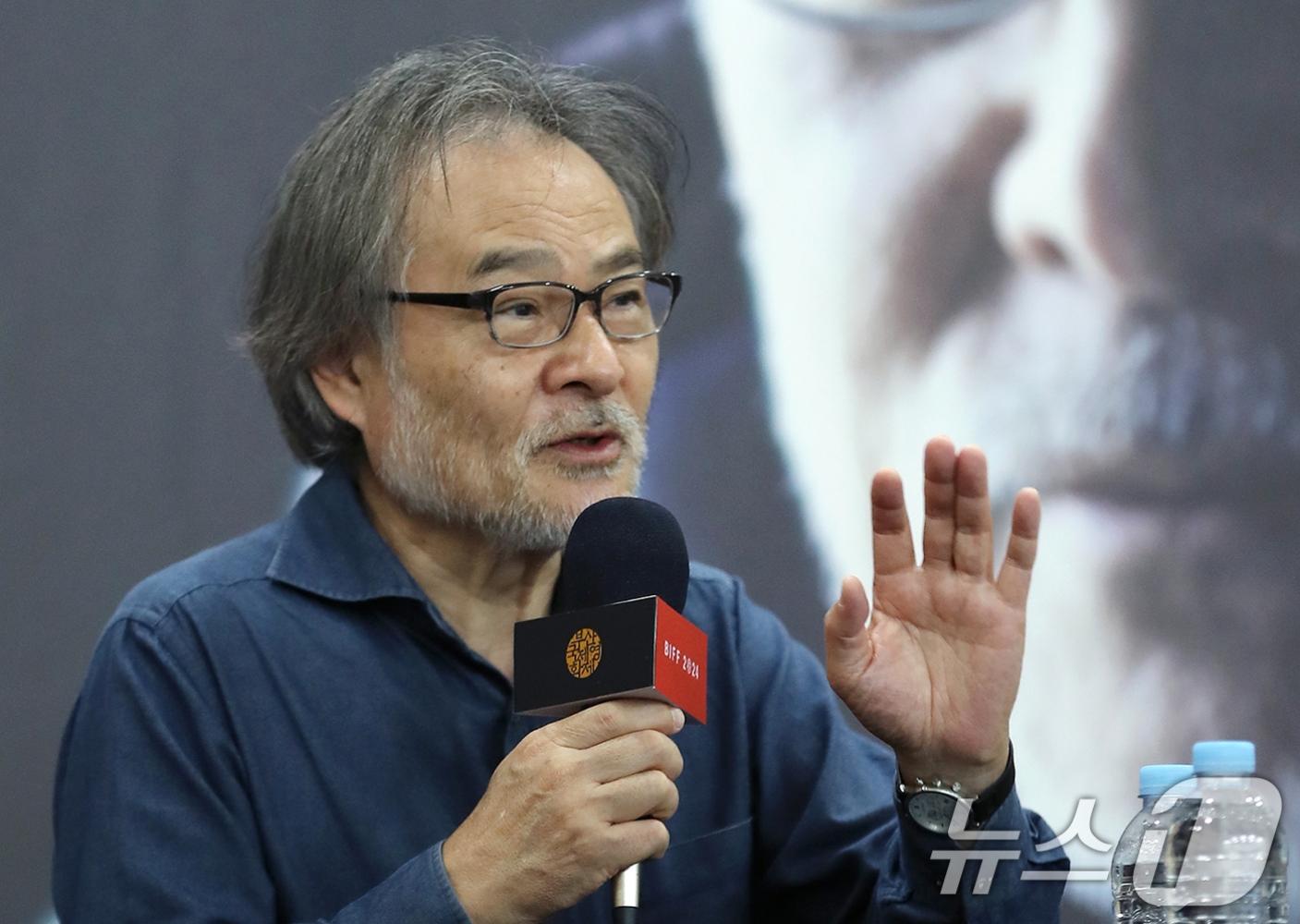黑澤清這幾天參與釜山影展,也開了大師講座。(圖/news1提供)
