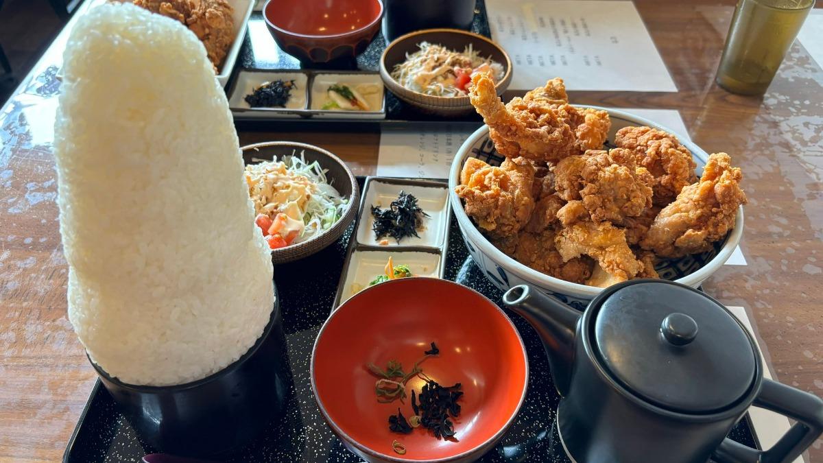 飯量之多，儼然成為「白飯飛彈」！（圖／擷取自X@Nob57165321）