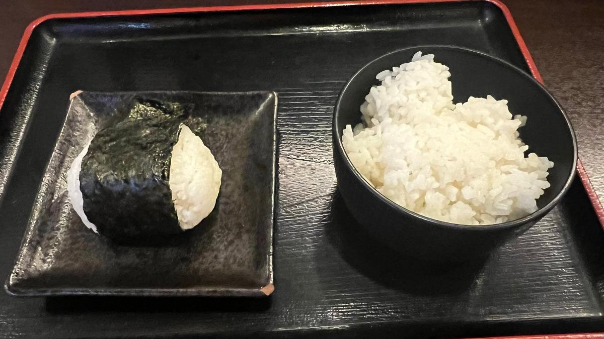 飯糰配白飯讓許多人哭笑不得！（圖／擷取自X@0715hashiriya）