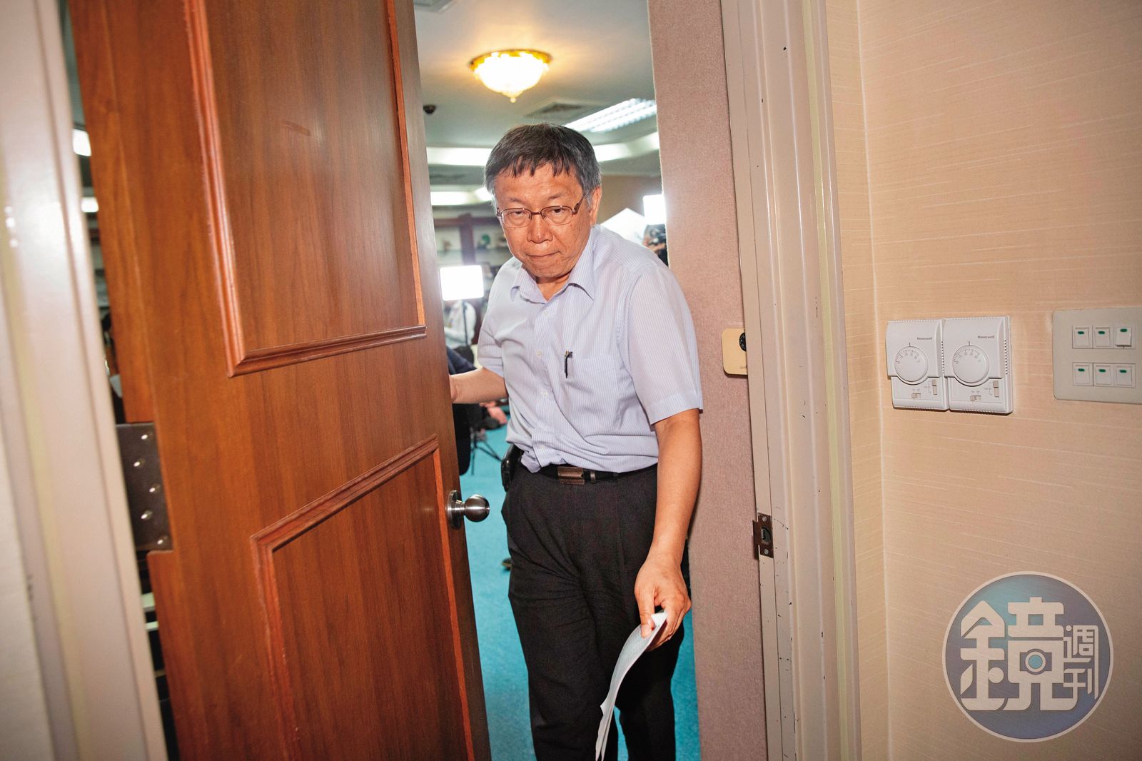 柯文哲（圖）曾在市長室與彭振聲、沈慶京、朱亞虎會面談京華城。（圖／鏡週刊）