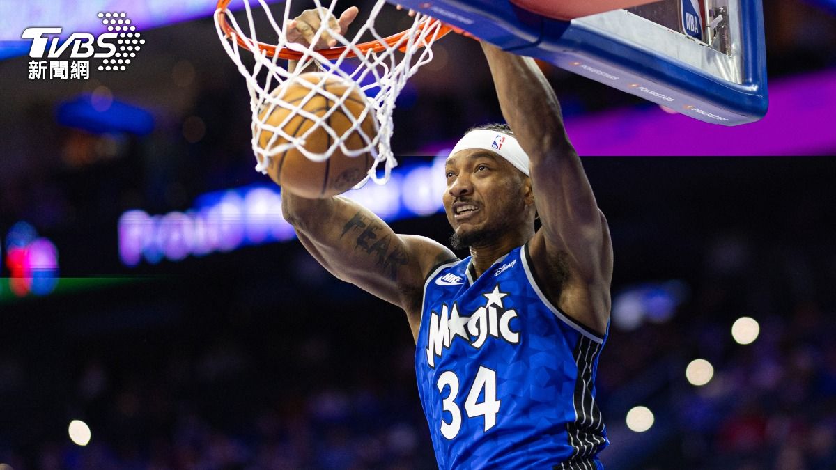 NBA/剛續簽3年19億肥約!魔術中鋒左踝翻船 熱身賽首戰即傷退