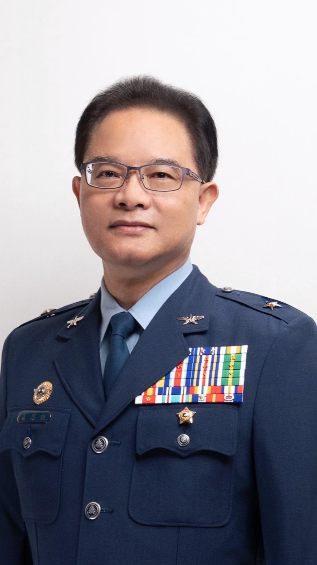 虞思祖將軍曾任國防部發言人,軍旅生涯總共38年,資歷相當豐富。(圖/年代提供)
