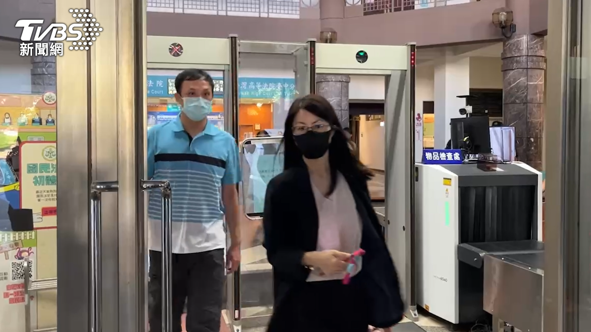 快訊／五億高中生案上訴！夏男穿同件戰袍　憶「他最後笑容」淚灑法庭