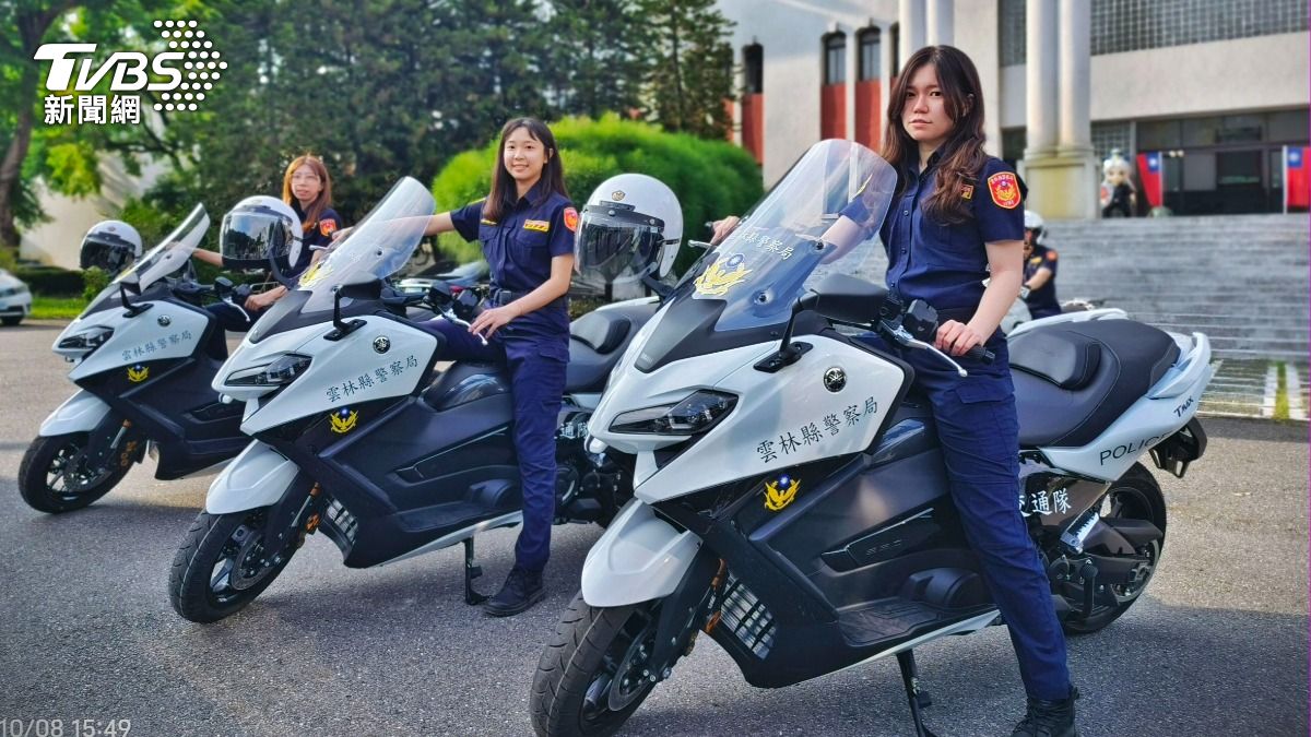 雲林國慶焰火倒數2天!美女警重機繞行 長腿一字排開帥度爆表