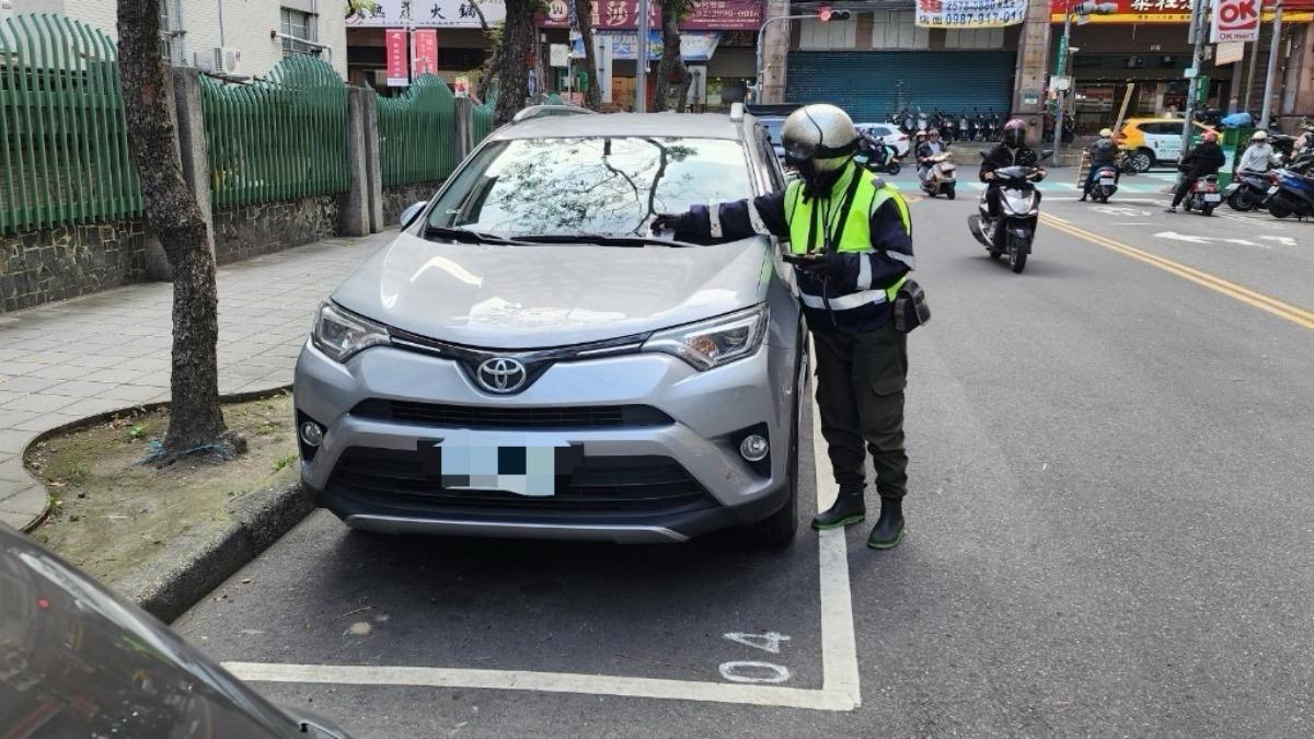 國慶日爽停!新北市「路邊停車免錢」 收費路段一次看