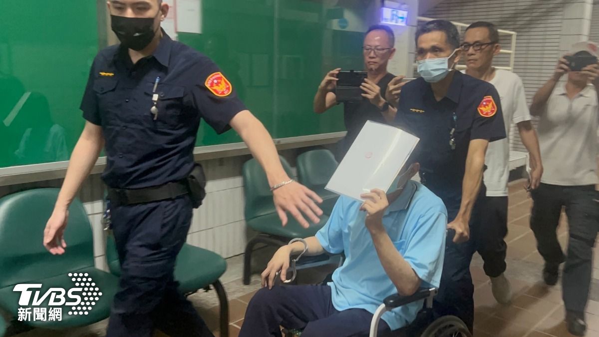 涉貪4451萬!「刑事戰將」林明佐今出庭 上銬坐輪椅畫面曝