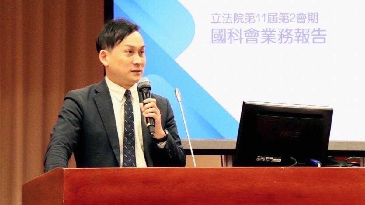 獨厚自己人?葉元之質疑獎學金「搞黑箱」 國科會主委認錯