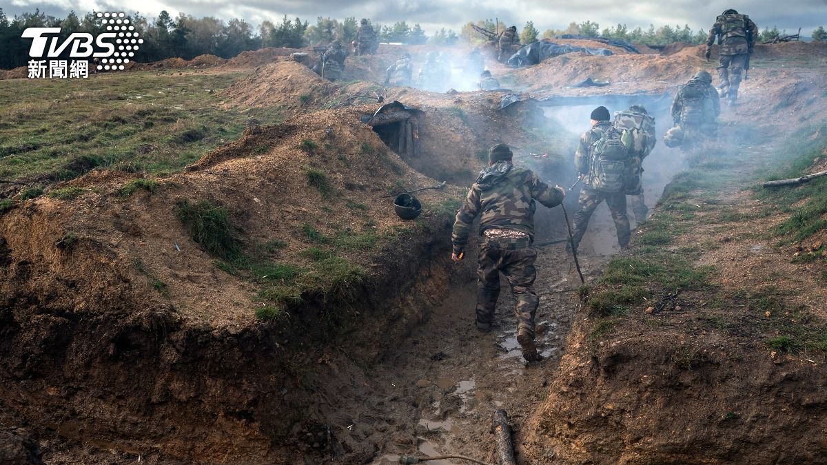 烏軍夜襲俄軍彈藥庫。（示意圖／達志影像美聯社）