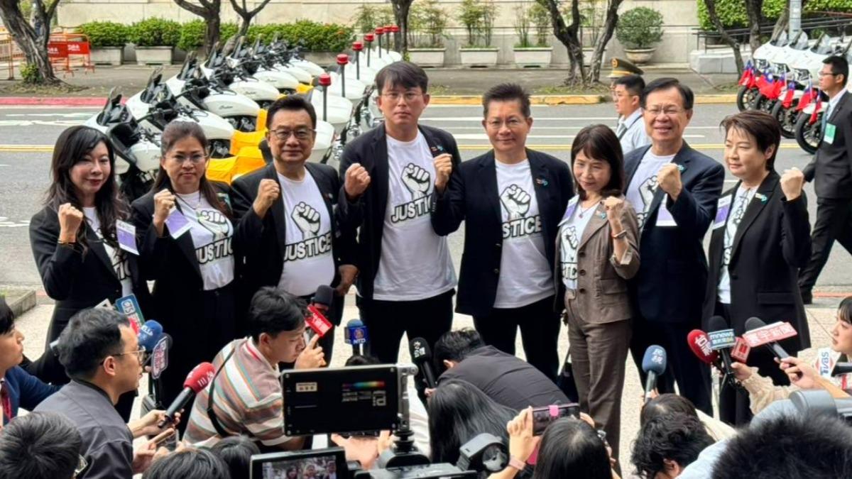 國慶大典韓國瑜留柯文哲座位 黃國昌曝內幕:誰有高度昭然若揭