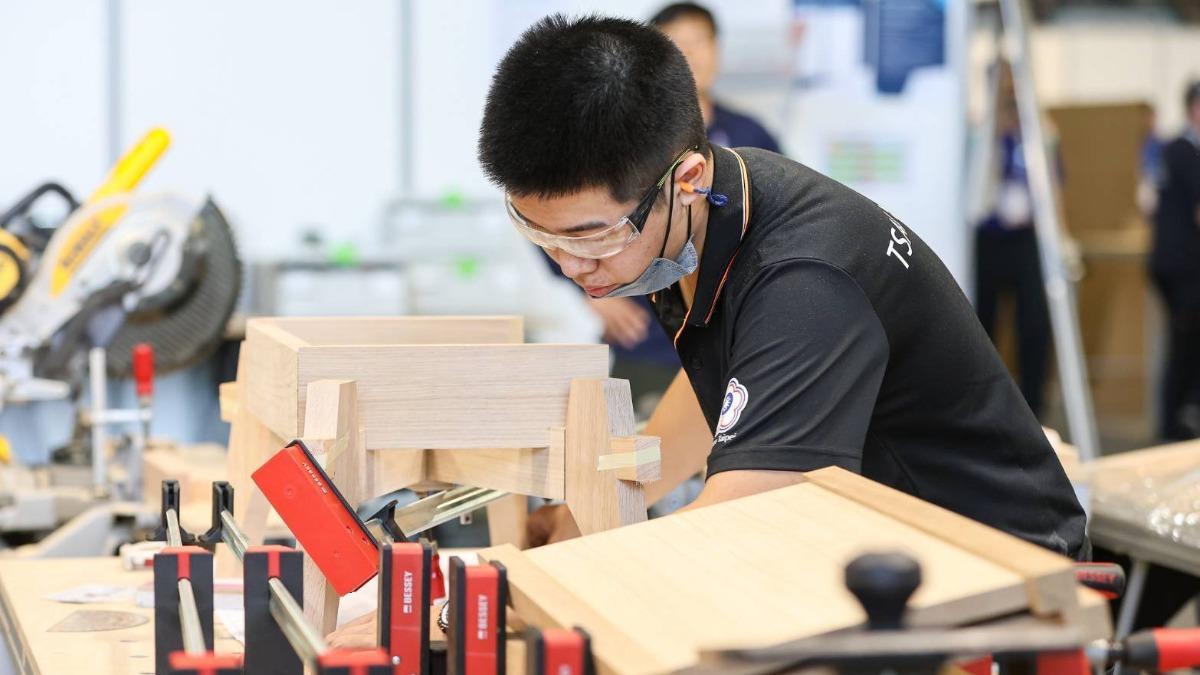 國慶上被點名!17歲木工新星蔡昀融 傳統路奪世界金牌