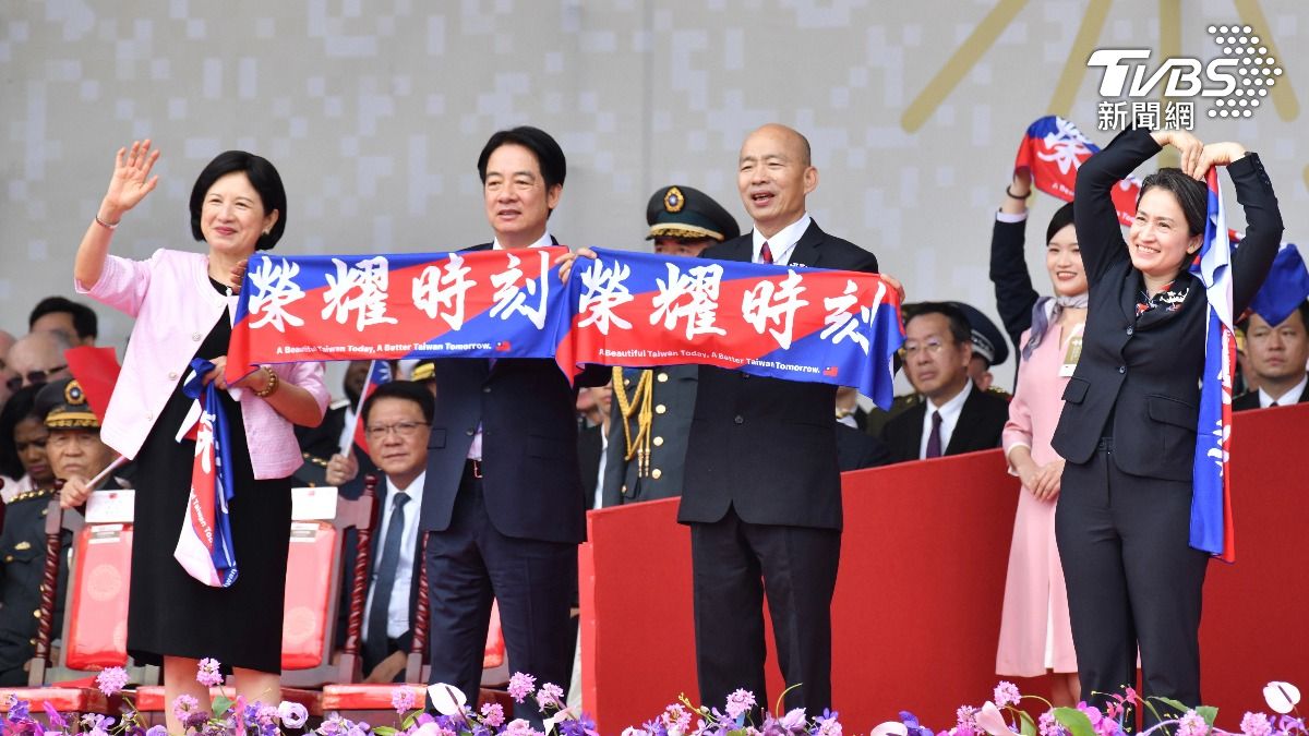 蕭美琴國慶穿搭展現女性的霸氣時尚。（圖／胡瑞麒攝）