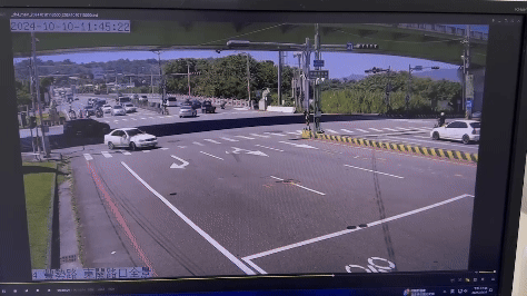 雙方在東勢大橋與東關路七段口發生碰撞。（圖／TVBS）