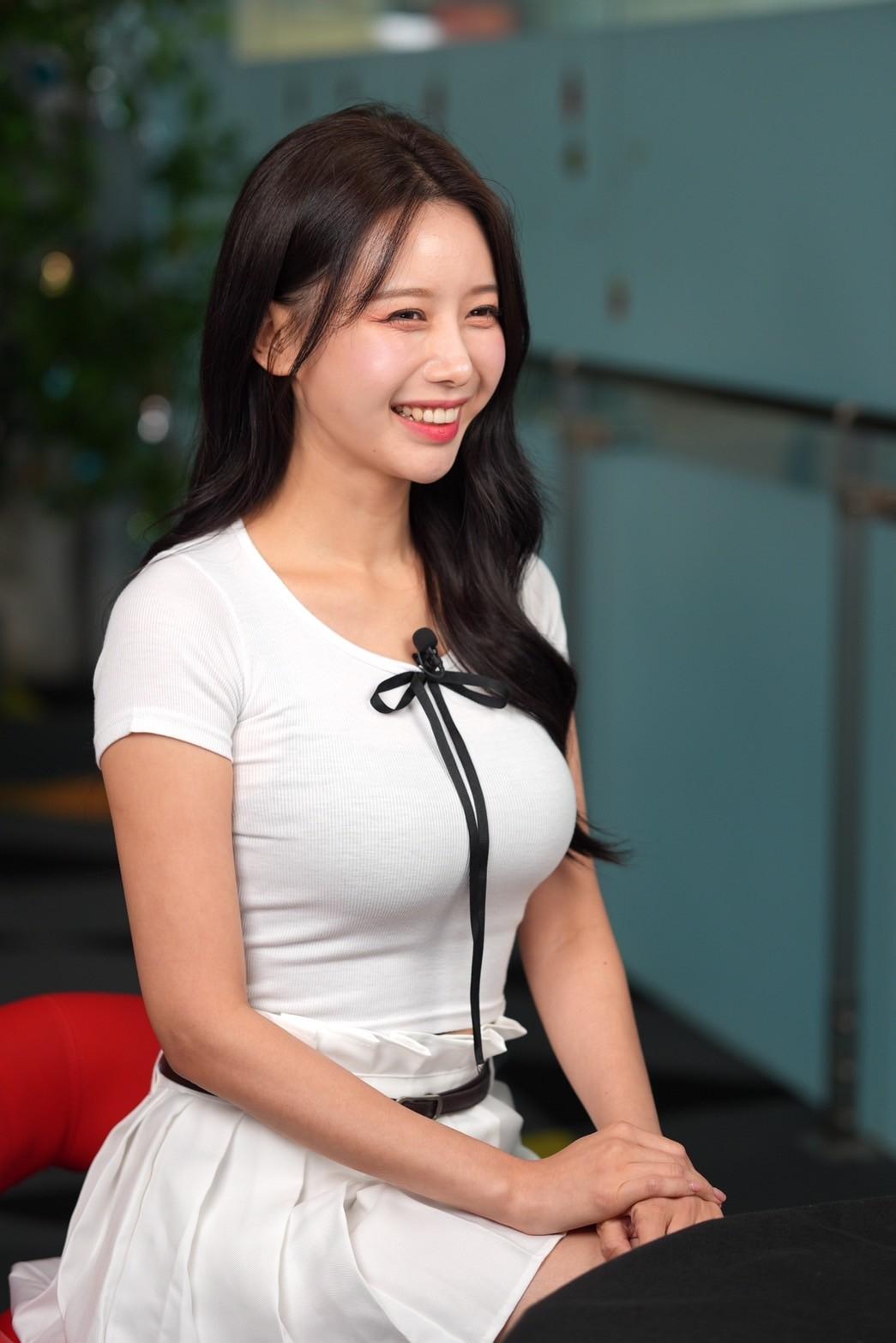 李雅英招牌甜美笑容,擄獲不少粉絲的心。(圖/區國強攝)