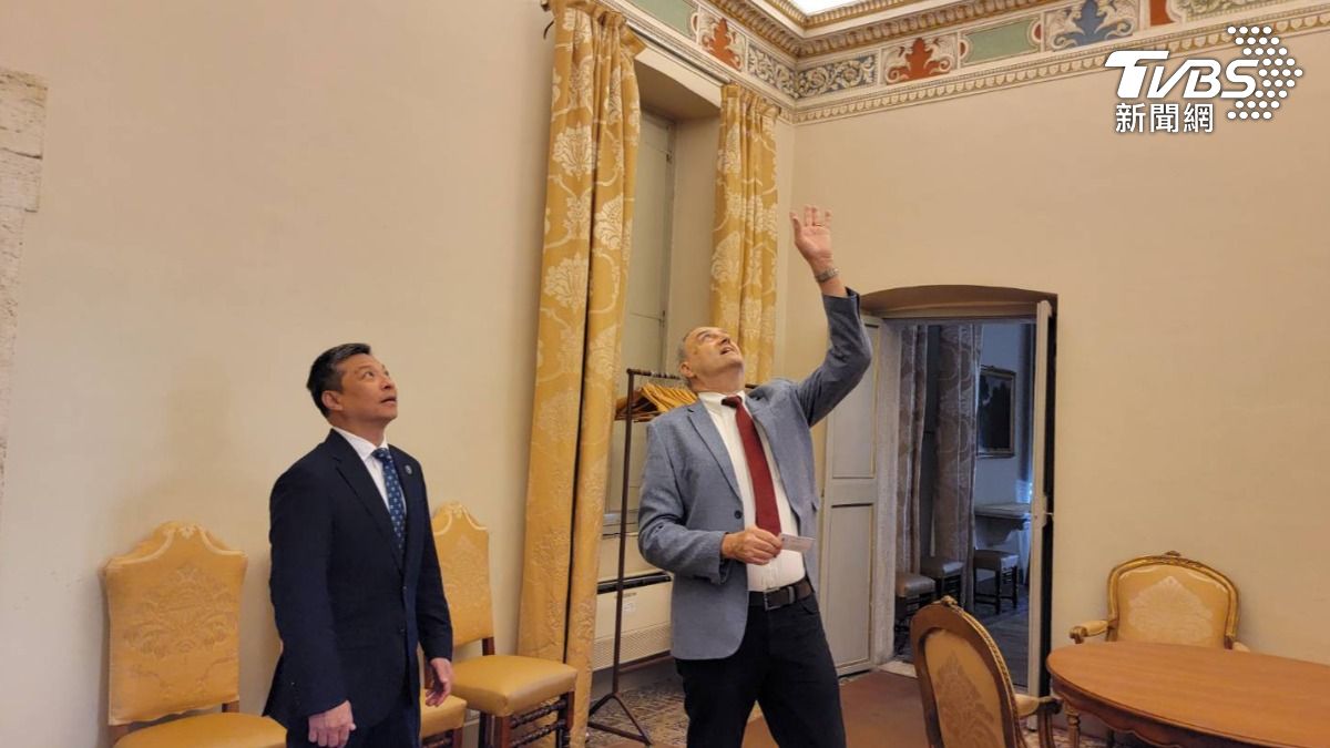 輔仁大學校長藍易振在今年7月首次訪問梵蒂岡,與教廷官員會晤(輔大義語系主任張孟仁提供)