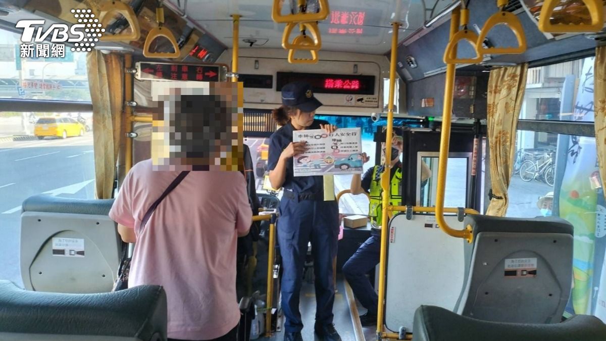 台中警加強宣導交通安全意識。(圖/TVBS)