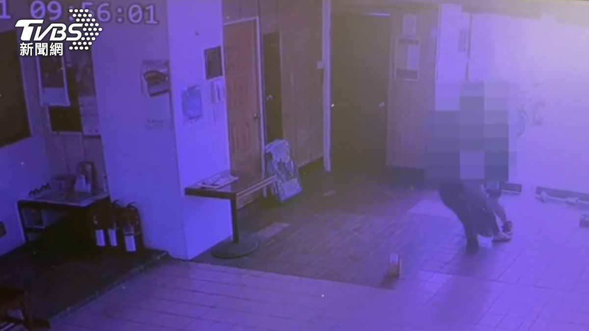 有片/追不到就毀掉!台中男闖民宅朝瑜珈師砍4刀 落跑畏罪亡