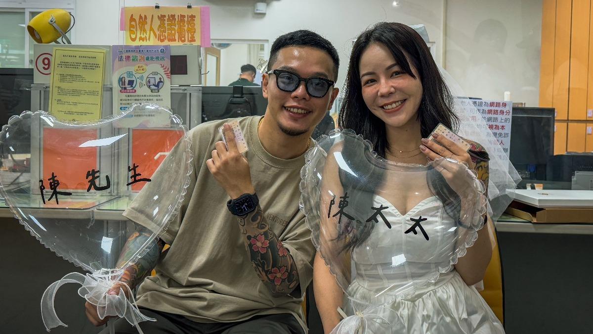 才求婚成功!草屯囝仔樞育「隔天火速登記」 1家4口合照不藏了