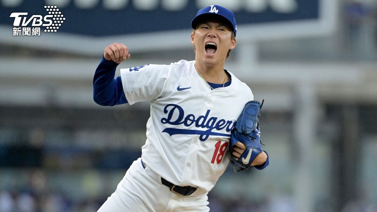 山本由伸是史上第3位能在驟死戰繳出5局無失分的菜鳥投手。(圖/達志影像路透社)