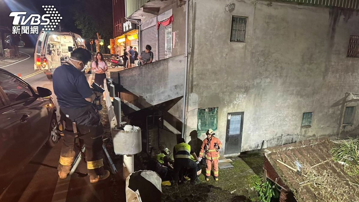 淡水北新路騎車自摔 19歲男「滑對向車道」撞汽車亡