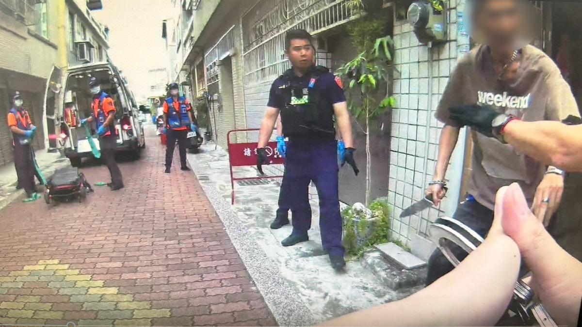 劉男看見員警情緒相當激動還拒絕送醫。(圖/民眾提供)