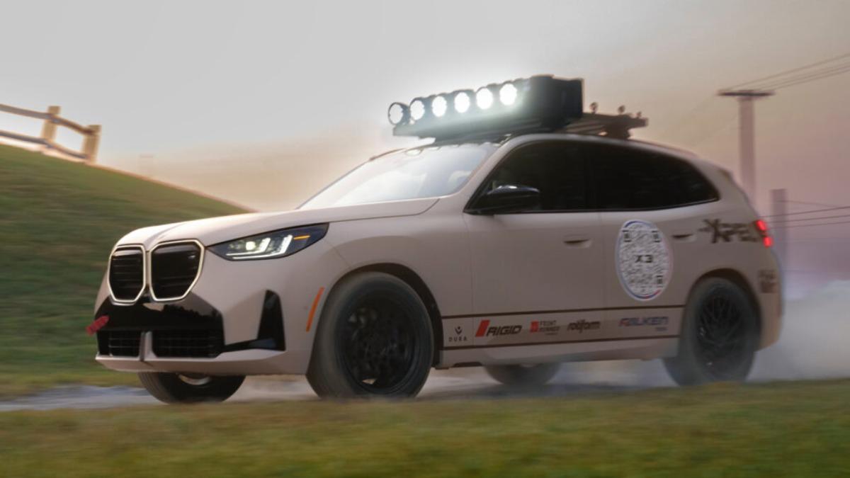 這輛X3 M50 xDrive將駛過2,500公里的美國沙漠。(圖/BMW提供)