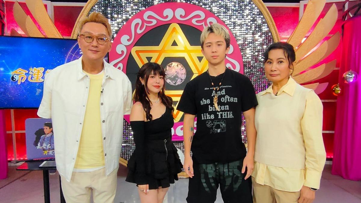 何篤霖(左起)、林吟蔚、孫安佐、陳亞蘭日前進棚錄影。(圖/JET提供)