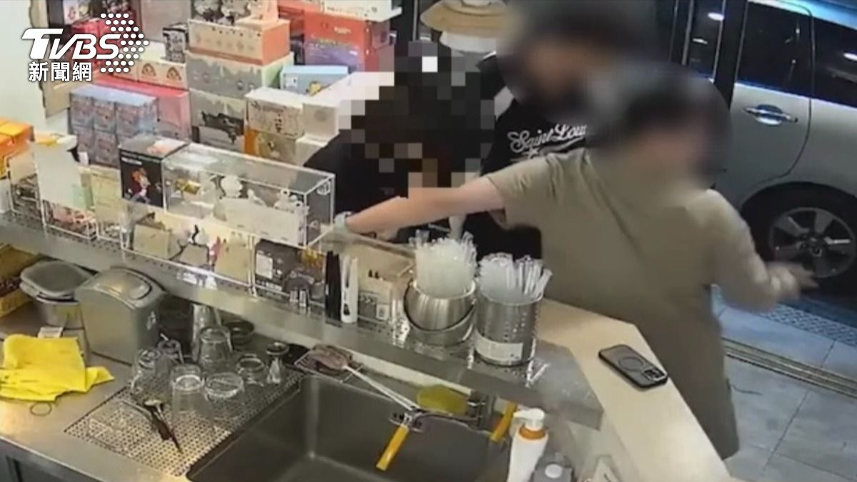 闖東區飲料店偷限量公仔 他遭壓制突認:我有吸毒