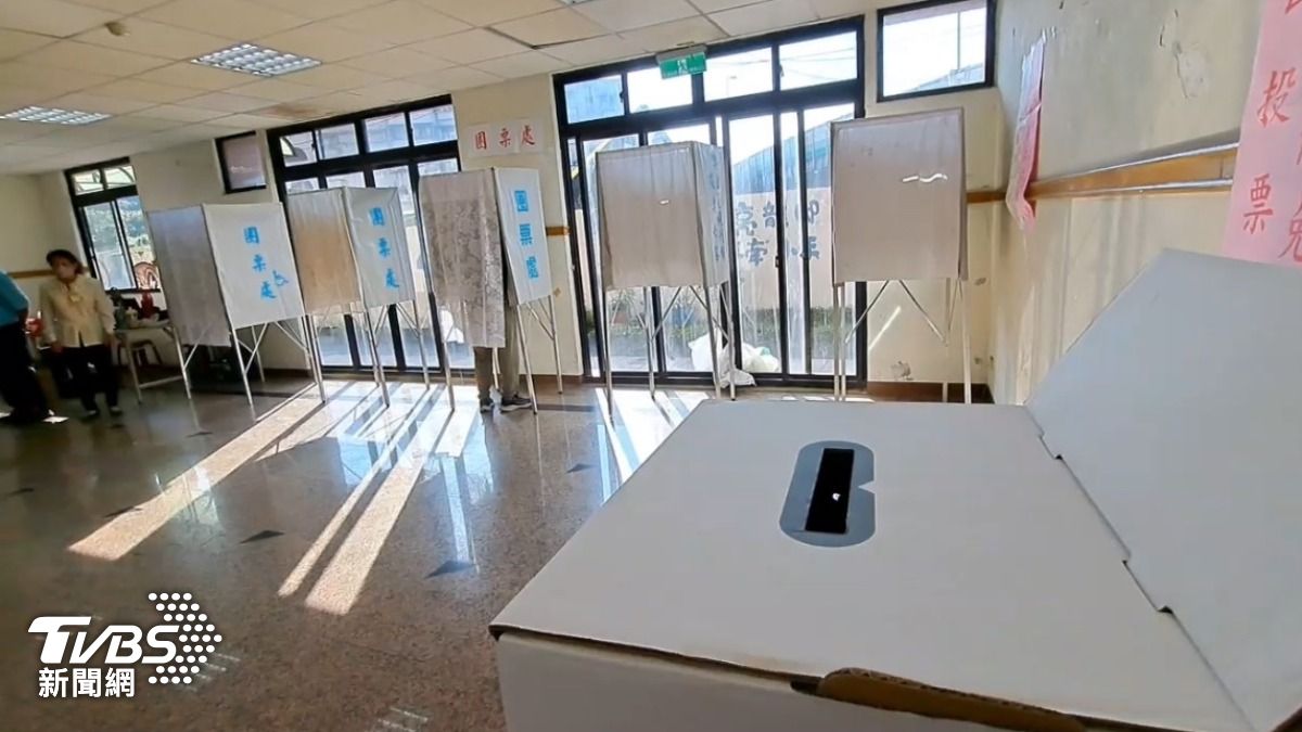 罷樑案第1起!基隆男大鬧投票所還亮票 違反《選罷法》遭移送