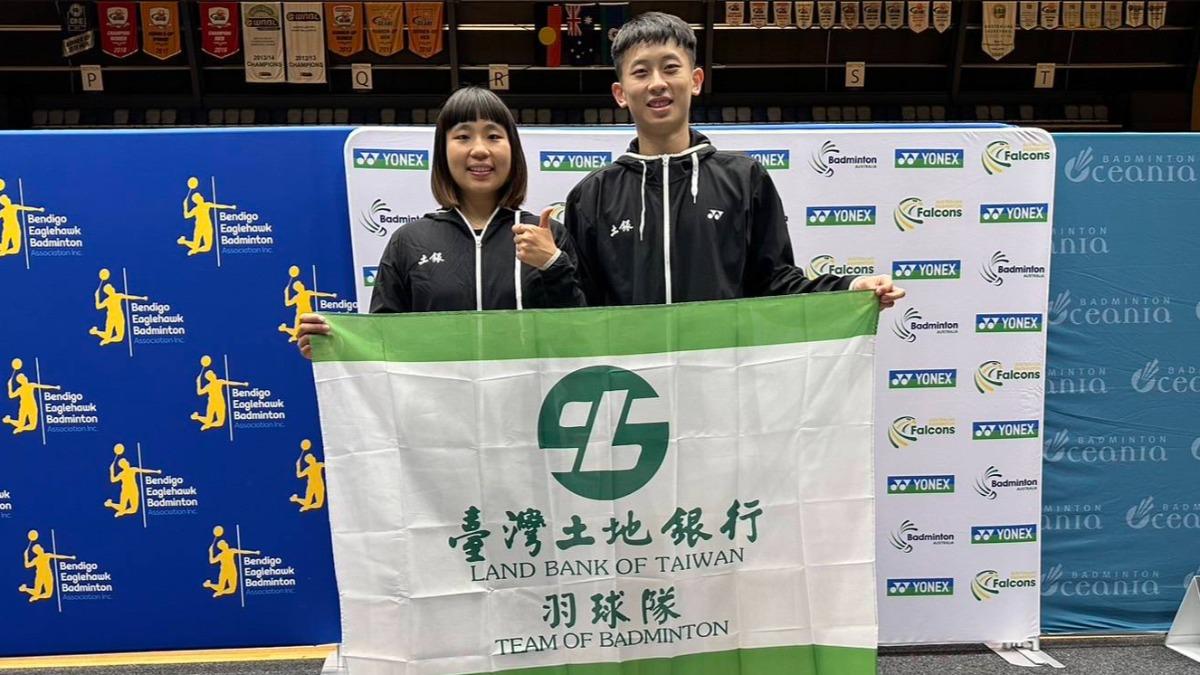 混雙陳政寬/李芷蓁奪銀。（圖／翻攝自 土地銀行羽球隊FB）