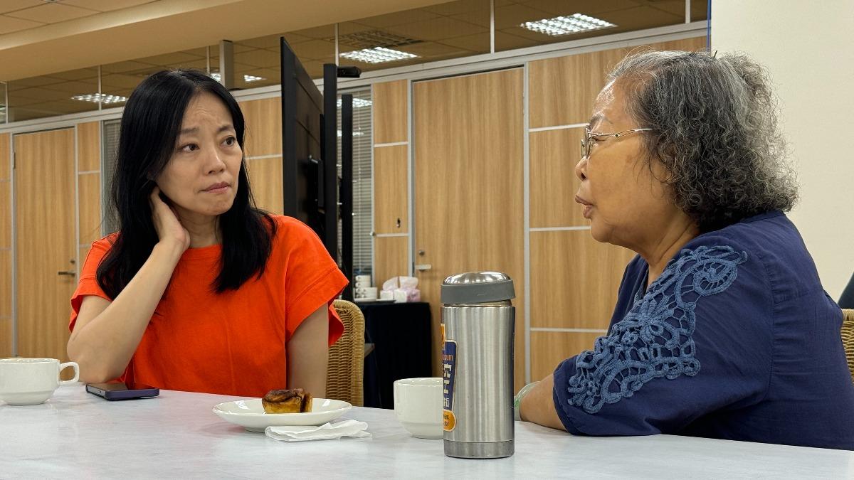 范瑞君（左）與原型人物見面。（圖／大愛電視提供）