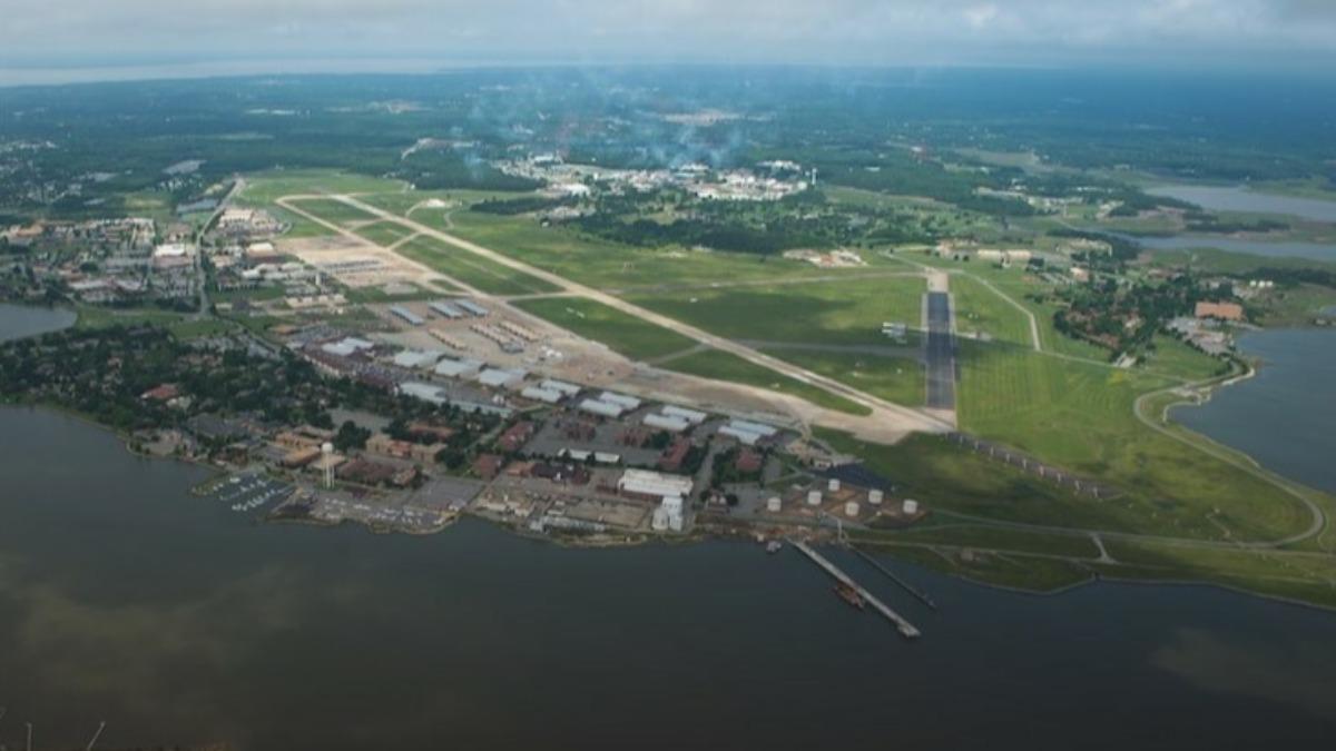 美軍事基地遭「神秘無人機隊」入侵!五角大廈:無法確認來源與目的