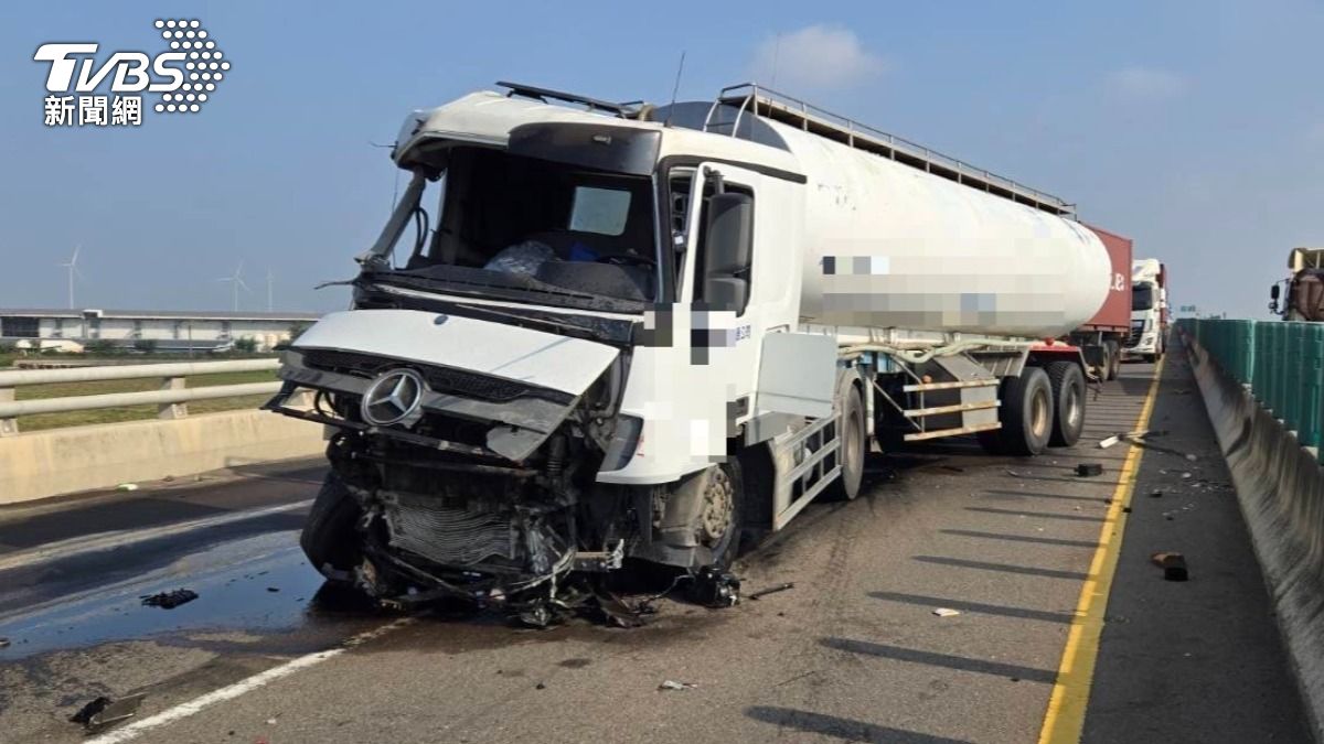 故障暫停路肩!台61線油罐車追撞大貨車 駕駛受傷送醫