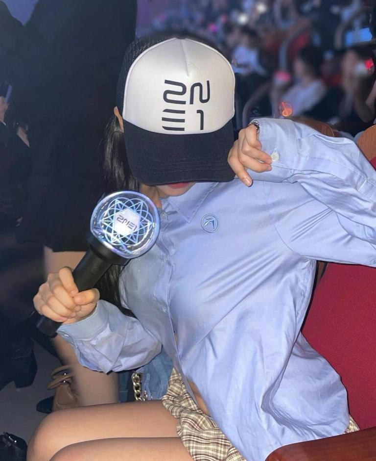Jennie-BLACKPINKJennie- Jennie2NE1-2NE1 Jennie
