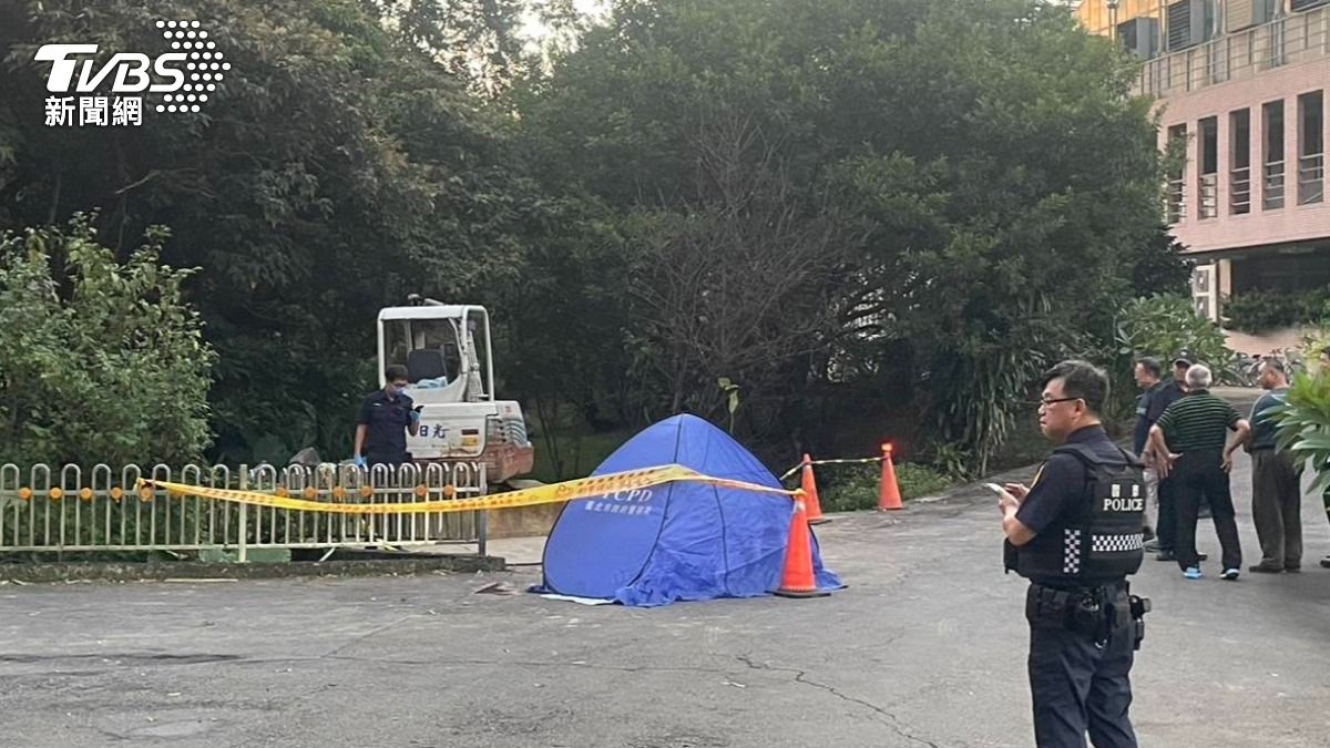 婦人墜落溝渠及死因還有待檢警相驗釐清。(圖/TVBS)