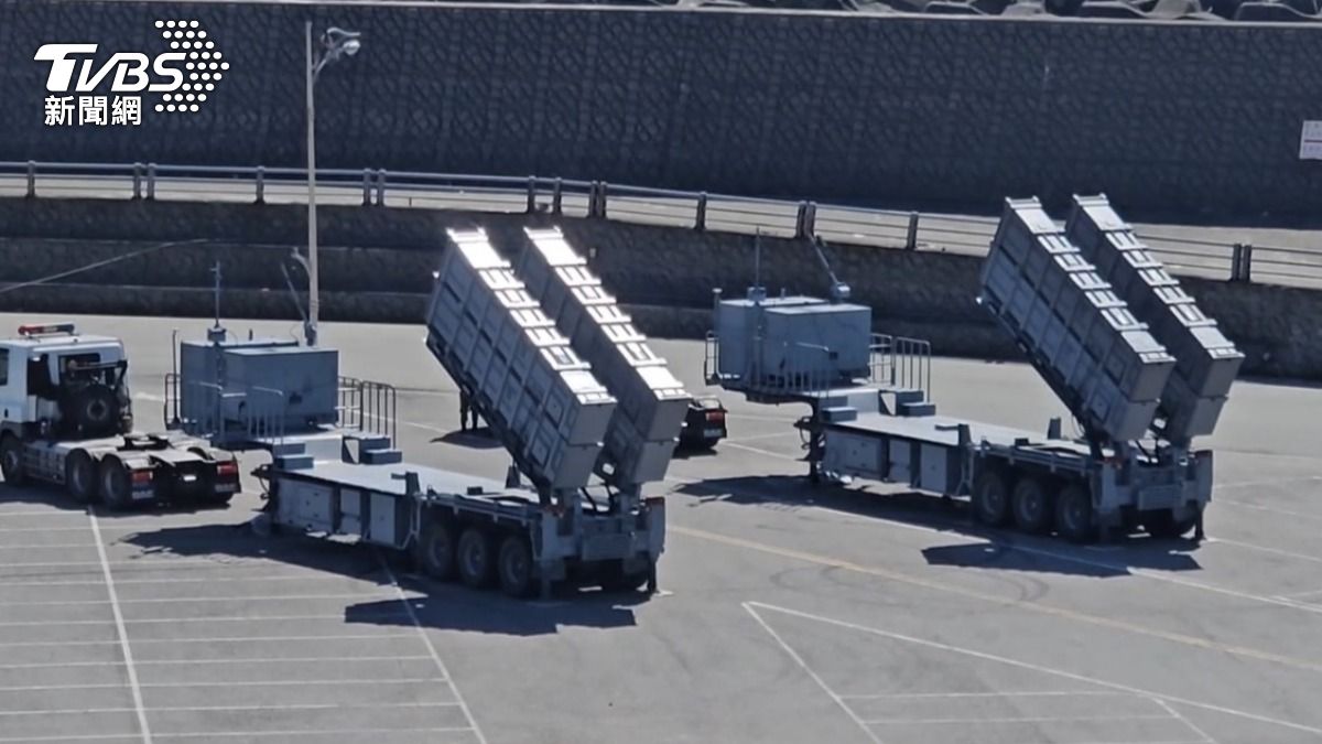 解放軍圍台軍演!國防部急派F-16V升空警戒、雄風飛彈部署