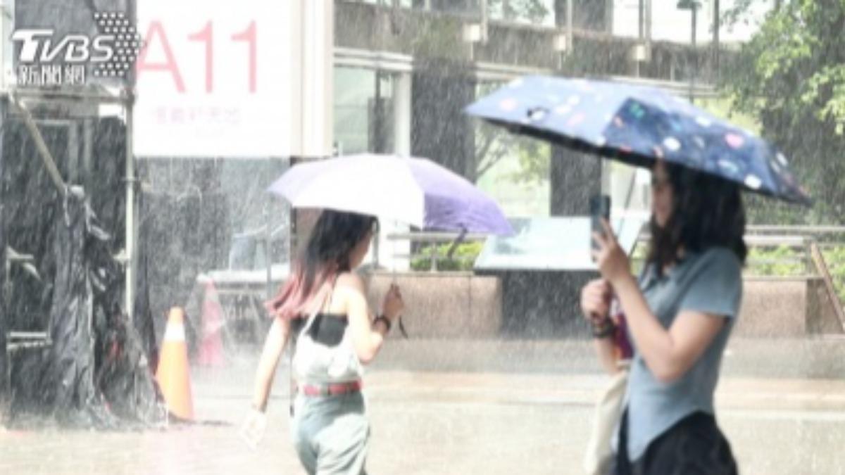 天氣／雨彈來襲！對流旺盛「5縣市大雨特報」　下到晚上