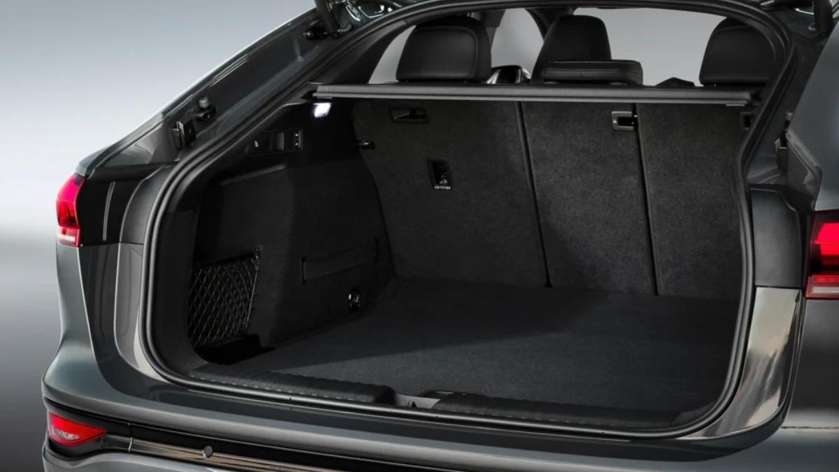 Q6 Sportback e-tron具有511公升至1,373公升行李廂容積。(圖/Audi)
