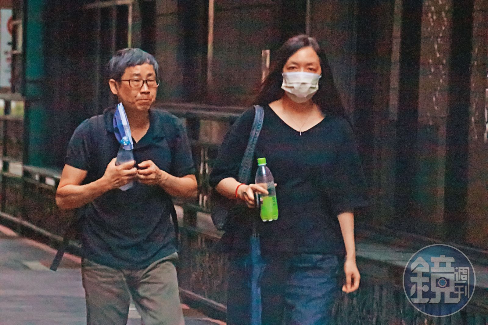 最大吹哨者張晉源(左)是永豐金前總經理,去年與A女(右)等3女傳緋聞遭本刊直擊。(圖/鏡週刊提供)