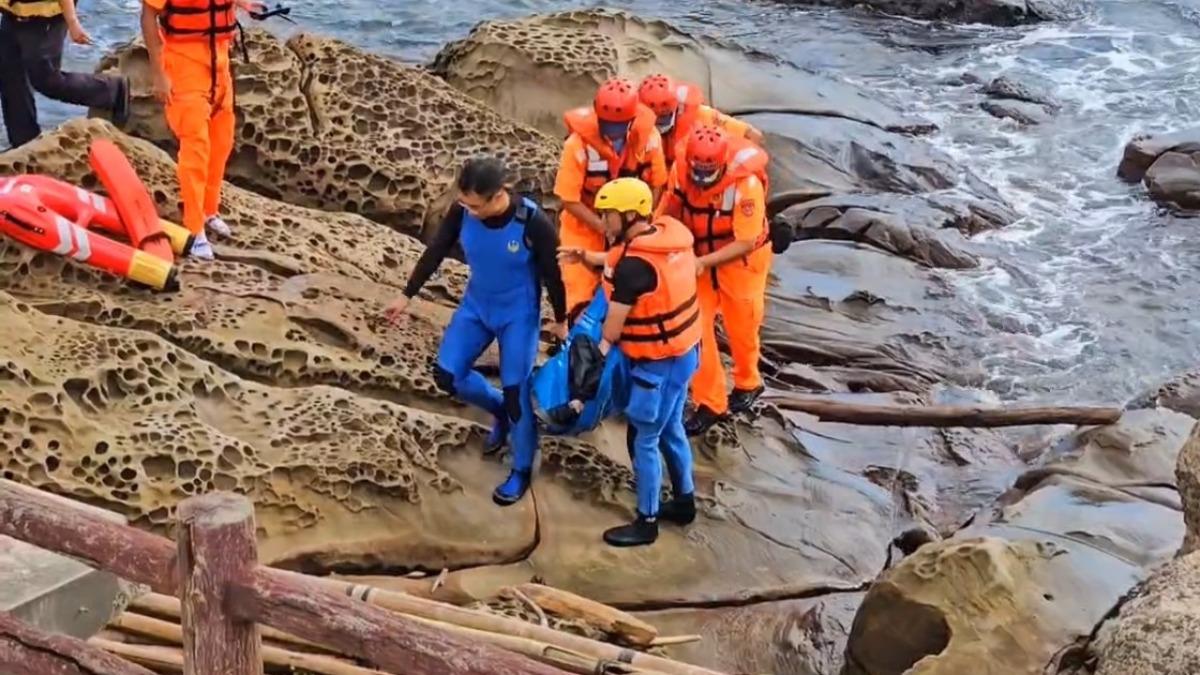 基隆大武崙海域傳溺水!男子漂浮海上 警消急派救生圈