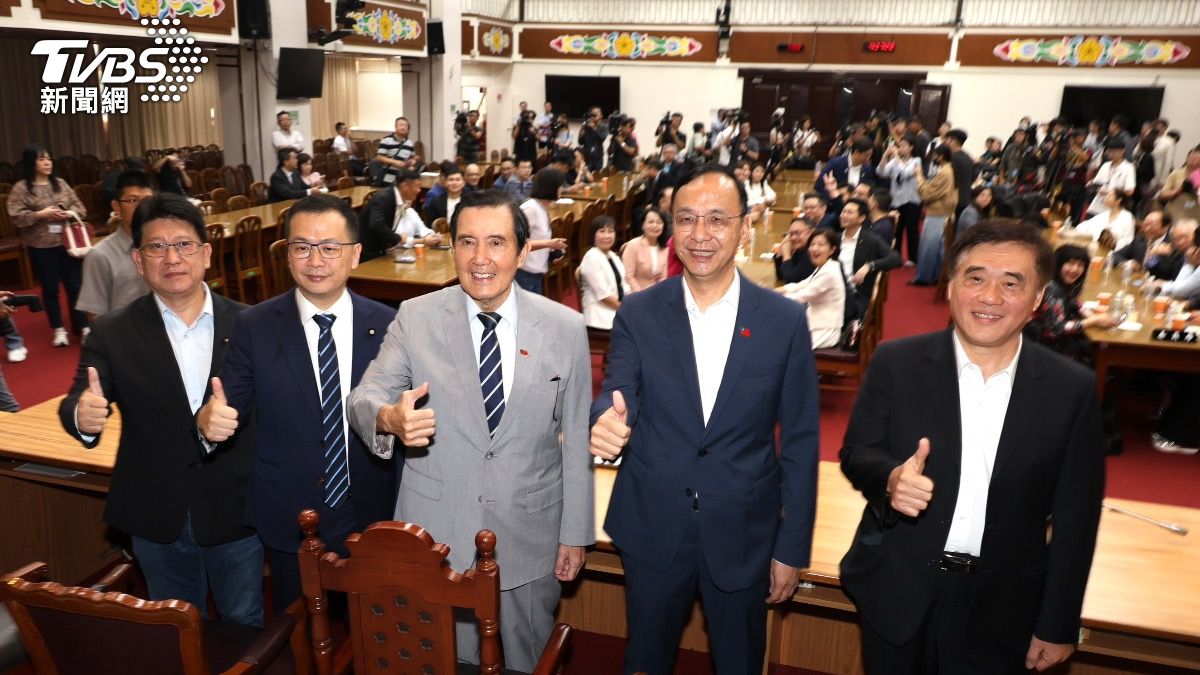 朱立倫、馬英九、郝龍斌等人出席羅智強智庫成立活動。(圖/潘建樺攝)