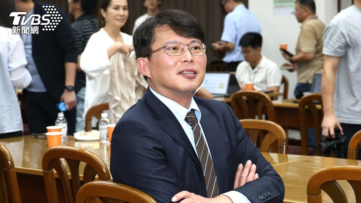柯文哲、橘子密會金融最大吹哨者?黃國昌轟垃圾報導「鏡敢說我啥就告」