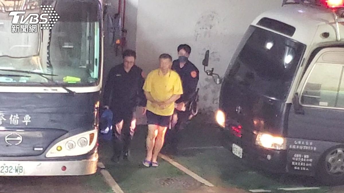 柯文哲「沒戴眼鏡」出庭!郭正亮揪臉上1變化:可能睡不好