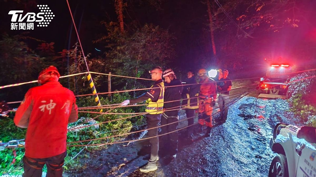 「全國最爛路」奪命事故!貨車衝落60米山谷 駕駛急墜噴飛亡