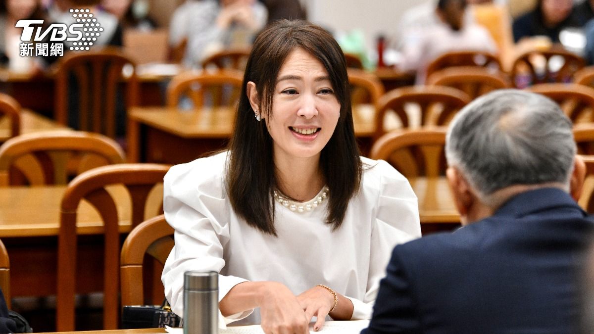 台北101董事長賈永婕首次赴立院備詢。(圖/胡瑞麒攝)