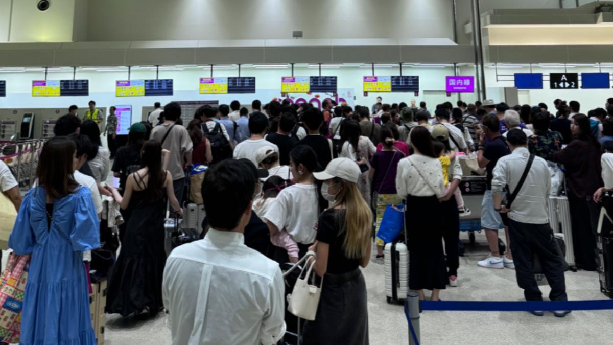 搭機注意!樂桃航空日本機場「報到系統故障」 櫃台現人龍